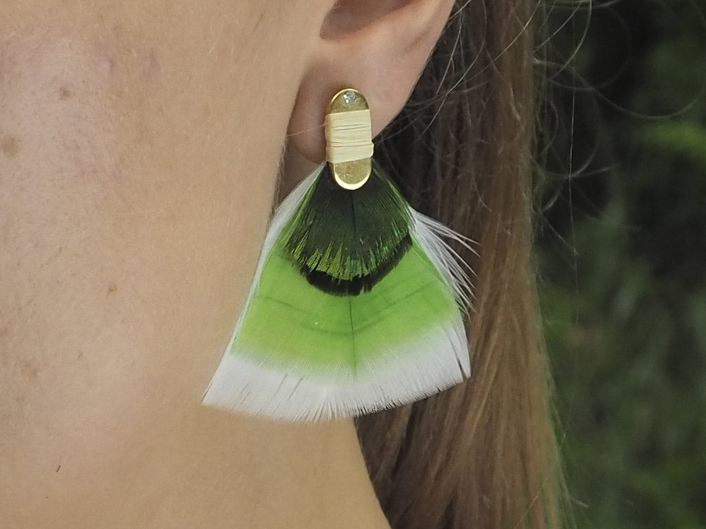 Pendientes plumas naturales verde y blanco