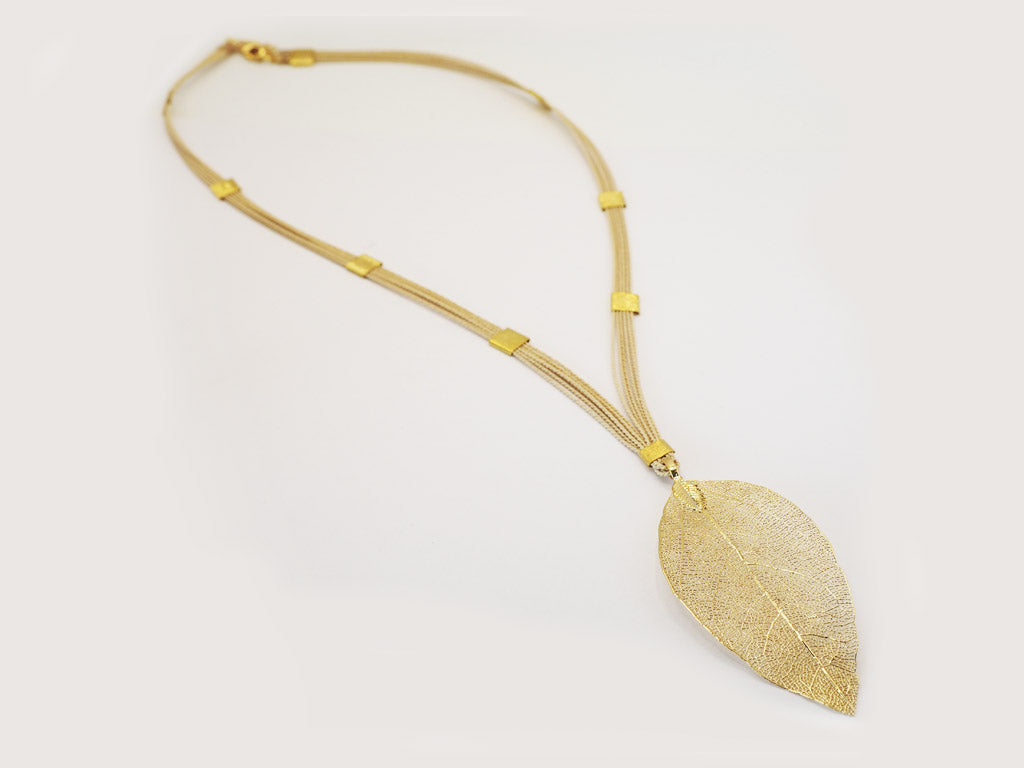Collar buriti hoja largo